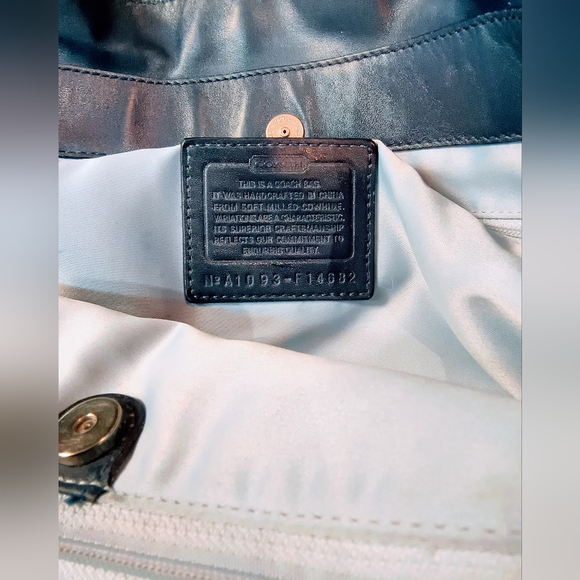 COACH Vintage Penelope Shoulder Bag in Dark Blue Pebbled Leather, Style F14682 - Picture 9 of 16